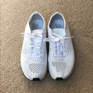 Nik Flyknit Racer “Triple White” Unisex